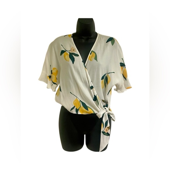 Rails Lemon Print V-Neck Short Sleeve Wrap Blouse - Picture 7 of 7